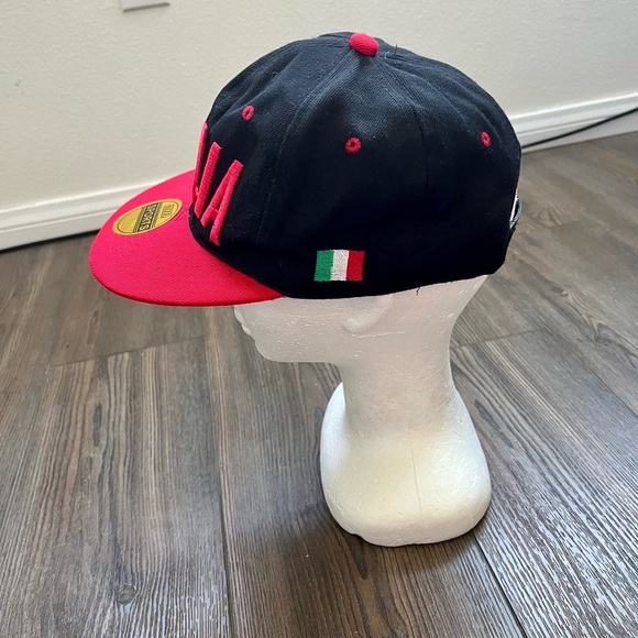 Black and Red Italia Cap - Picture 5 of 9